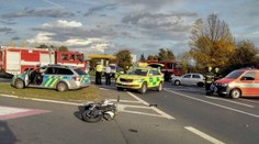 Tragická nehoda na Ústecku. Řidič motorky po srážce s autem přišel o život