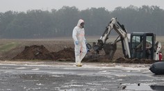 Silnici u Prahy zaplavila kyselina sírová. Dostala se i do půdy