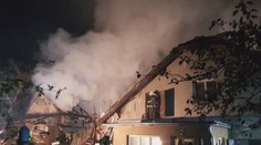 Pět jednotek hasičů zasahovalo u požáru rodinného domu na Přerovsku