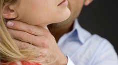 Učitelku přímo ve škole škrtil její expřítel! Trestu se zřejmě vyhne