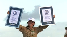 Devatenáctiletá pilotka sama obletěla svět. Rekordmanka byla i v Česku