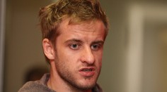Hokejista Marek si užívá narození syna, ale řeší problém s Jaroslavlí
