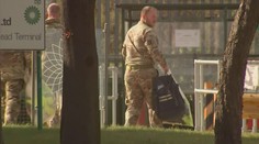 Británie je stále bez benzínu, hrozí i nedostatek jídla. Zasáhla armáda