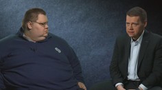 Vážil téměř 300 kilo a celé Vánoce projedl. Teď dělá trenéra