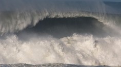 Japonsko zasáhlo velmi silné zemětřesení. Úřady vydaly varování před tsunami