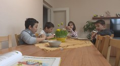 Velká změna dětských domovů. V bytech mají fungovat jako běžná rodina