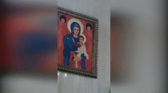 Zázrak nebo podvod? Panně Marii se při modlitbě hýbaly rty. VIDEO