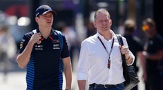 Není to žádný lhář. Verstappen prolomil mlčení a brání svého otce v kauze Horner