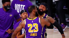 Chicago i bez Satoranského bere čtvrtou výhru, Lakers jsou v čele