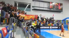 VIDEO: Drsná rvačka v Praze na basketu! Přijel Galatasaray