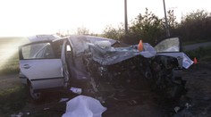 Fiat se čelně srazil s náklaďákem. Řidič neměl šanci přežít