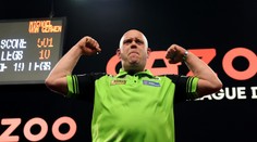 Van Gerwen překonal legendu Taylora a má sedmý titul. Price se rozplakal