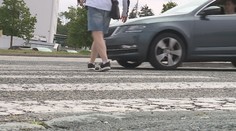 Chodkyně ukázala, ať řidič jede. Ženu na druhé straně neviděl a srazil ji