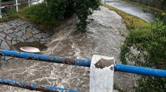 Českem se valí silné bouřky s prudkým deštěm. Potoky se vylévají z břehů