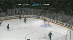 NEVÍDANÉ: Hokejista dal v NHL ránu pěstí ROZHODČÍMU! VIDEO