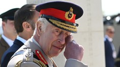 Král Karel neudržel emoce. Před zraky všech se rozplakal