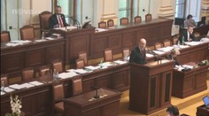 Sobotka nemůže uklidnit poslance. NASAĎTE DRONY, volají!