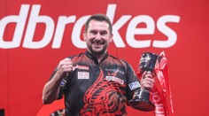Je tu první šipkařský major. Obhájí Clayton titul na Masters?