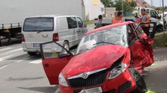 Auto nedalo přednost dodávce, starší řidič nehodu nepřežil!