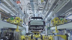 Státy EU se bouří proti omezení prodeje spalovacích motorů