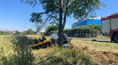 Nehoda při předjíždění. Řidič nepřežil, ze sportovního Audi R8 zbyl jen šrot
