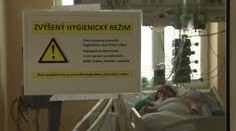 Chřipková epidemie v Česku sílí. Nemocnice zakazují návštěvy