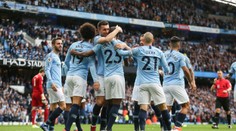 Chytrá reklama Man City: Nové dresy představují u Old Trafford!
