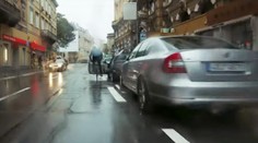 Znáte holandský chvat? Jednoduchý trik chrání cyklisty i dveře od auta