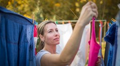 Věšíte prádlo správně? Většina lidí používá kolíčky špatně, tvrdí žena