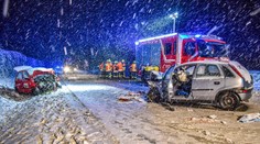 Sněhová nálož v Německu. Zemřeli dva lidé, desítky dětí musely spát ve škole