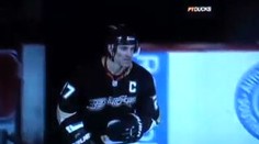 VIDEO: Rvačka fanoušků NHL o Niedermayerovu hokejku