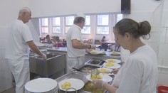 Školy marně shánějí školníky a uklízečky. Stát nemá na jejich platy