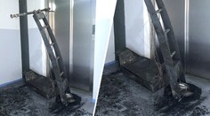 Požár elektrokoloběžky vyhnal z bytů desítky lidí. Hasiči je vyváděli v maskách