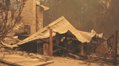 Otec a syn bránili dům před ohněm, zemřeli. Požáry v Austrálii řádí dál