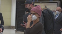 Desítky Čechů uvízly na letišti v Německu. Nechtěli je pustit do letadla