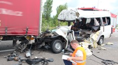 Český kamion se na Ukrajině srazil s mikrobusem! 10 mrtvých, i dítě