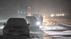 Na severu Evropy udeřila extrémní zima. Uvěznila lidi v autech, má už dvě oběti