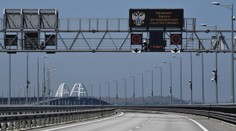Na Krymském mostě opět zněly exploze. Ruské úřady přerušily dopravu