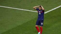 Selhal jsem, za penaltu se omlouvám, kaje se Kylian Mbappé