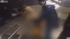Sex v metru: Dvojice si to rozdala před vlastním dítětem! VIDEO