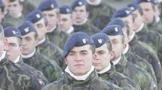 Češi chtějí zpět povinnou vojnu! Chybí nám opravdoví muži?