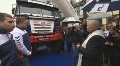 Požehnat a hurá na Dakar! S tímhle tahačem pojede Kolomý