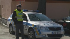 Tragédie v Měšicích: Muž zastřelil rodinu i sebe. Kvůli manželským neshodám