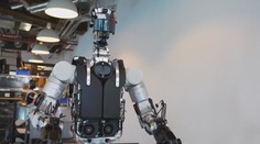 I manuální pracovníci jsou v ohrožení. Firma vyvíjí roboty pro práci ve fabrice