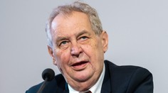 Prezident podepsal zvýšení důchodů. Za Vrbětice stát vyplatí až 700 milionů