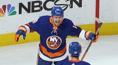 Islanders poprvé vítězně! V zápase plném rvaček opět skóroval Palát