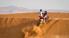 Další zranění na Dakaru. Motorkář z první dvacítky letěl rovnou do nemocnice