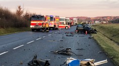 Další smrt na silnicích Novojičínska! Tři lidé se zranili při srážce na Zlínsku