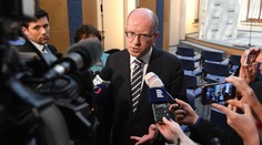 Vláda se handrkovala o rozpočet, ministři chtějí o 33 miliard víc