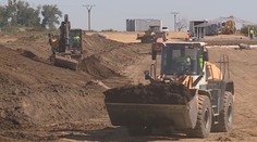 Nový úsek dálnice D55 má být hotový za čtyři roky. Archeology střídají těžké stroje